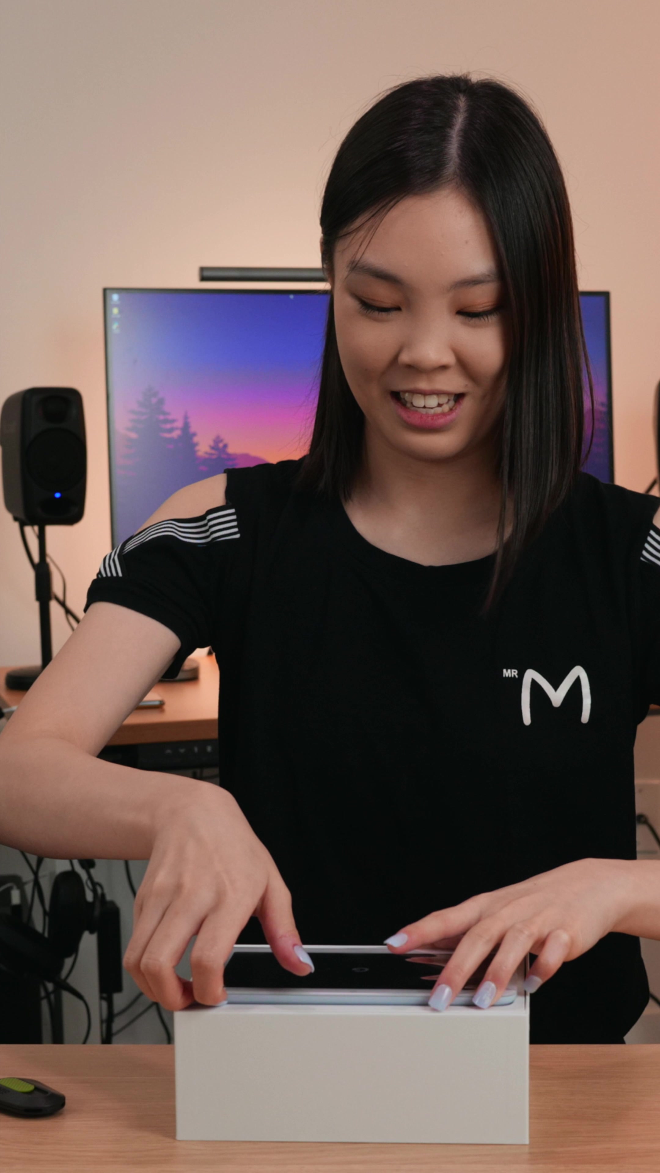 @createdbyellayt — Alexa is REPLACED. Unboxing the Google Nest Hub (2nd ...
