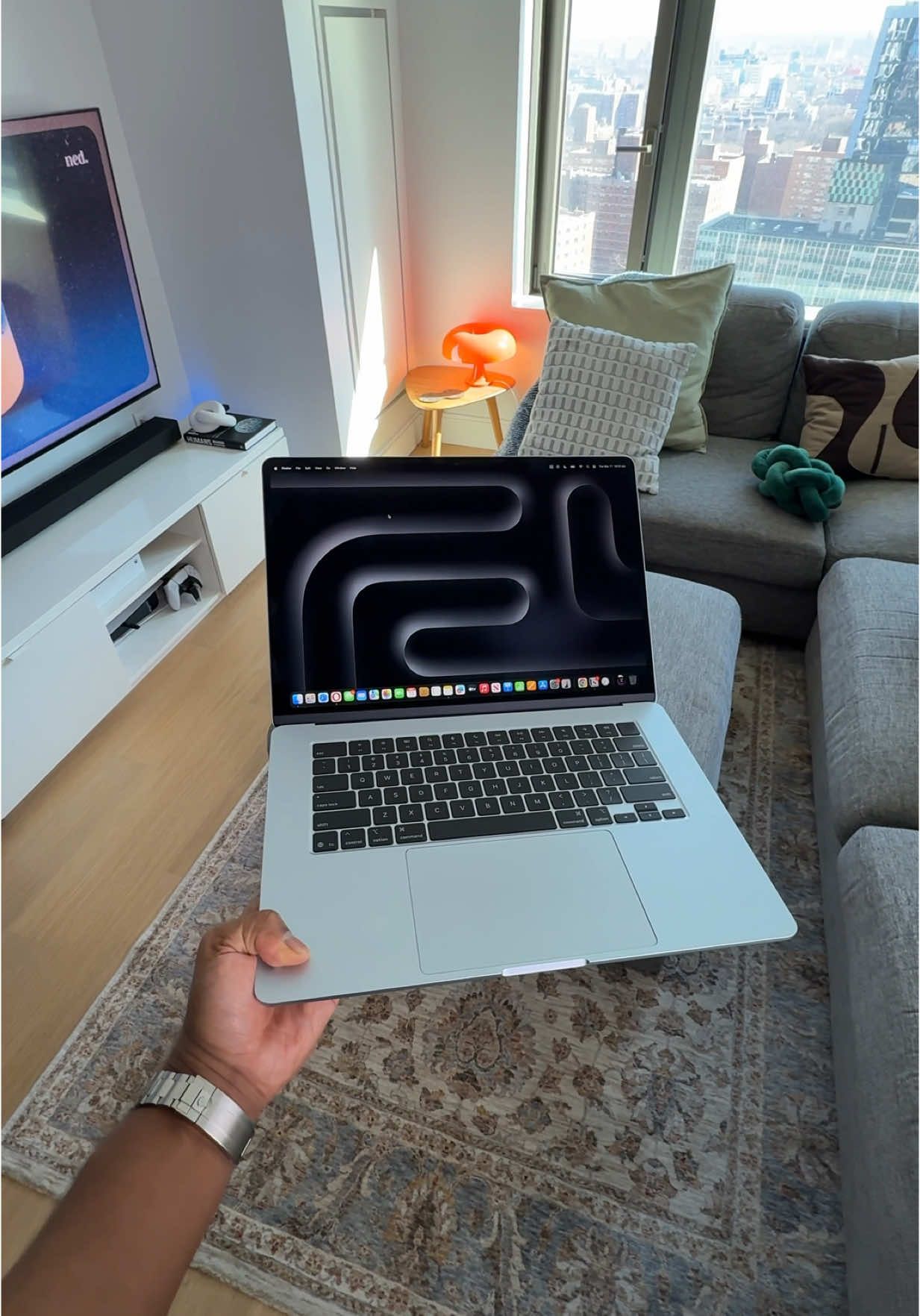@gyasilinje — M4 MacBook Air 15-Inch: A Comprehensive Review