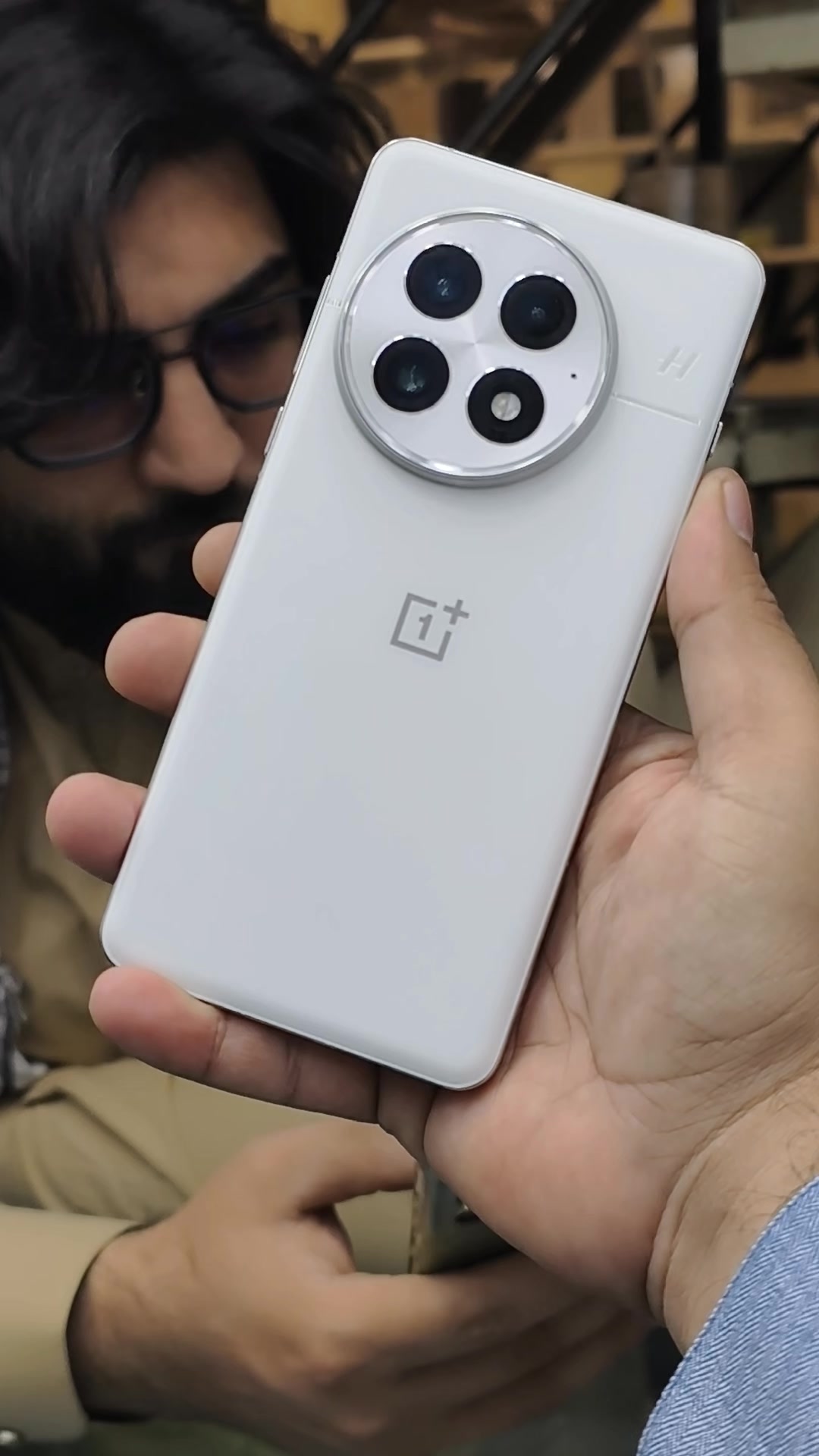 @zohaanmobilegallery — OnePlus 13 Review: Unleashing Power with 12GB RAM