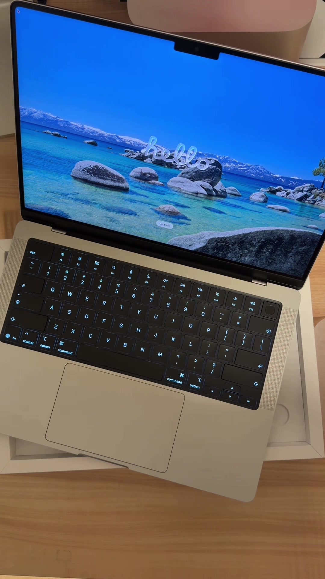 @jakekrol — Unboxing the 14-inch MacBook Pro with M5 Pro in Silver