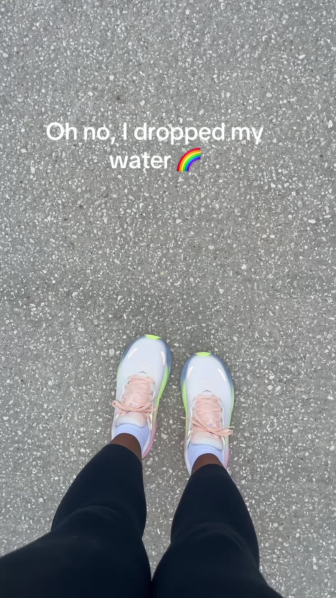 @_hello_pretti — Hoka Arahi 8 Review 2025 — Drunk Elephant Running Shoes