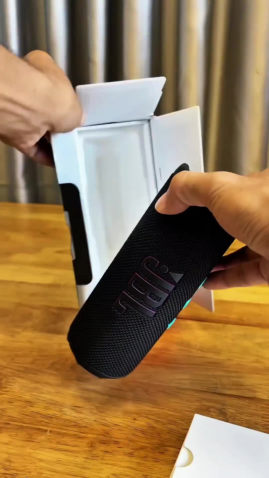 @drnmchn — JBL FLIP 7 Sound Test: Unleashing the Bass